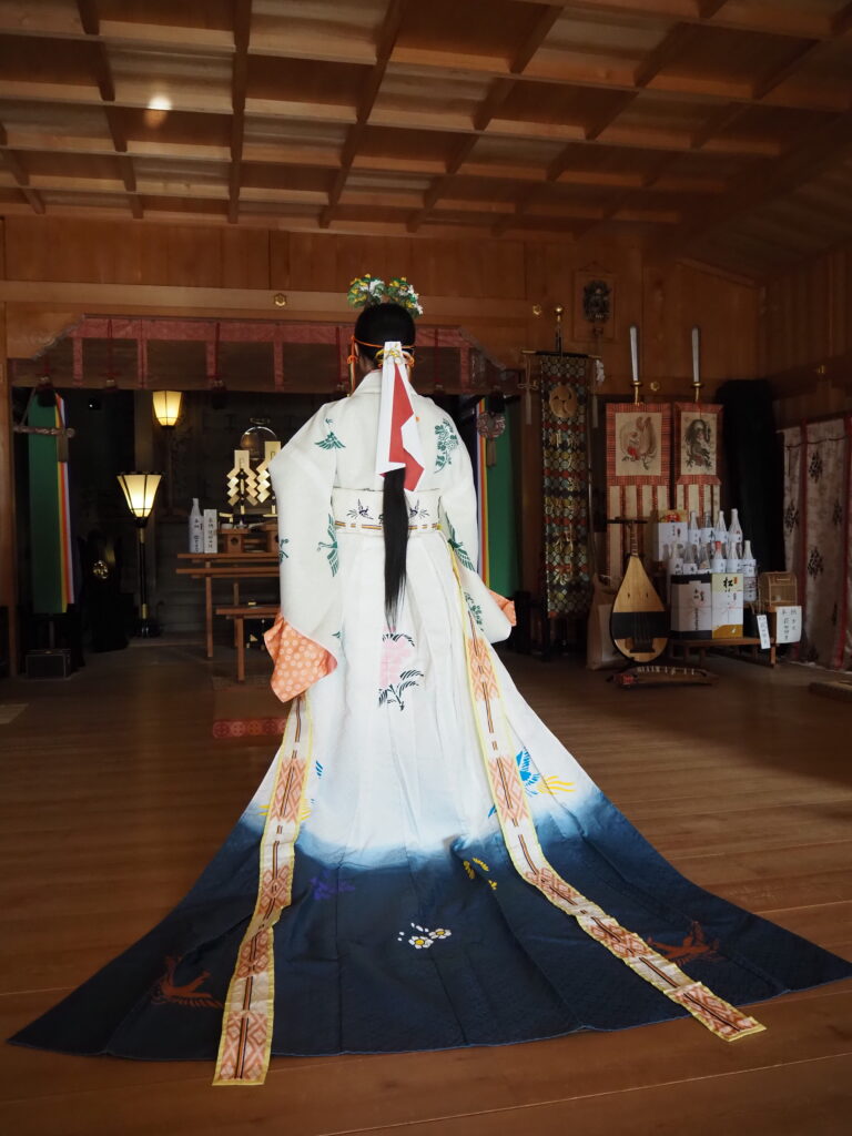 いにしえの装束体験［<ruby><rb>赤尾澁垂郡辺神社</rb><rt>あかおしぶたれこうりべじんじゃ</rt></ruby>］